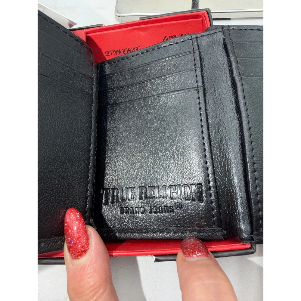 True Religion Mens Black Genuine Leather Trifold RFID Wallet TR204291 NIB